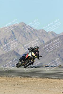 media/Dec-01-2025-Moto Forza (Mon) [[2daa91e15f]]/2-Intermediate Group/Session 4 Turn 9/